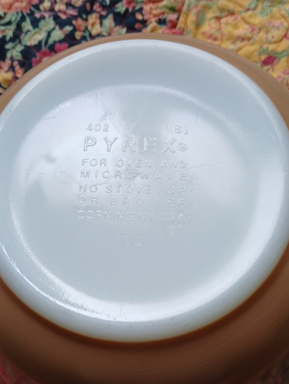 Vintage Pyrex - Picture 2 of 5
